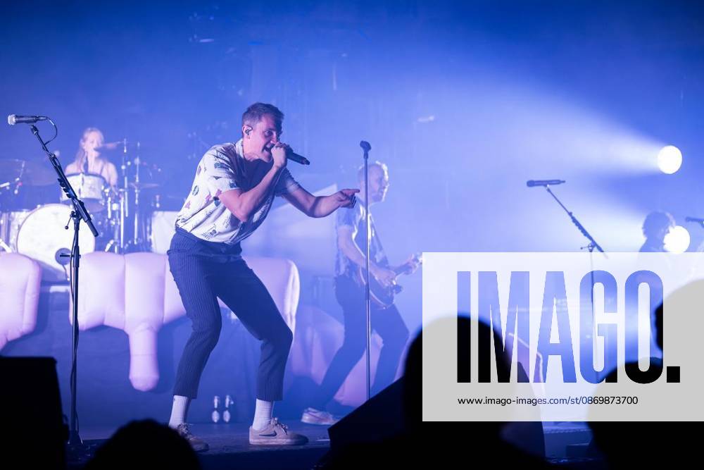 Die Band Das Lumpenpack während eines Konzerts in der Turbinenhalle, am 18.10.2026 in Oberhausen. Deutschland Oberhausen
