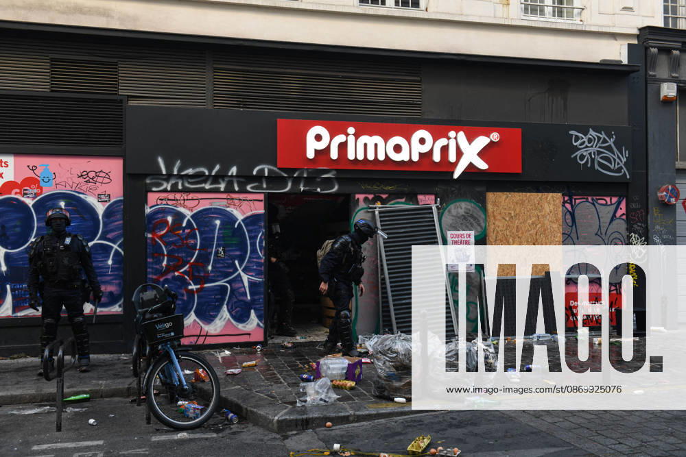 Graves incidents dans le centre de Paris Graves incidents dans le centre de Paris, France, le 18 octobre 2026, après des affrontements avec les forces de l ordre et des pillages au lendemain de la journée de mobilisation du 17 octobre 2026. Photo by Florian Poitout ABACAPRESS.COM Paris France