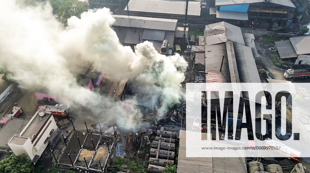A massive fire broke out at a tar manufacturing factory Raipur, Oct 19 (ANI): Smoke billows out from a tar manufacturing factory following a massive fire, in Raipur on Monday. (ANI Video Grab) Raipur Chhattisgarh India