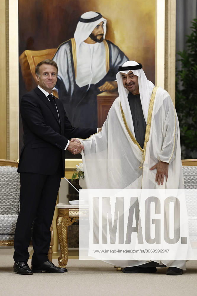 President Macron Visit To Middle East - Abu Dhabi French President Emmanuel Macron shakes hands with Sheikh Mohamed bin Zayed Al Nahyan, President of the United Arab Emirates (UAE), during a meeting at Qasr Al Watan presidential palace in Abu Dhabi, United Arab Emirates, October 19, 2026. Photo by Benoit Tessier Pool ABACAPRESS.COM Abu Dhabi United Arab Emirates