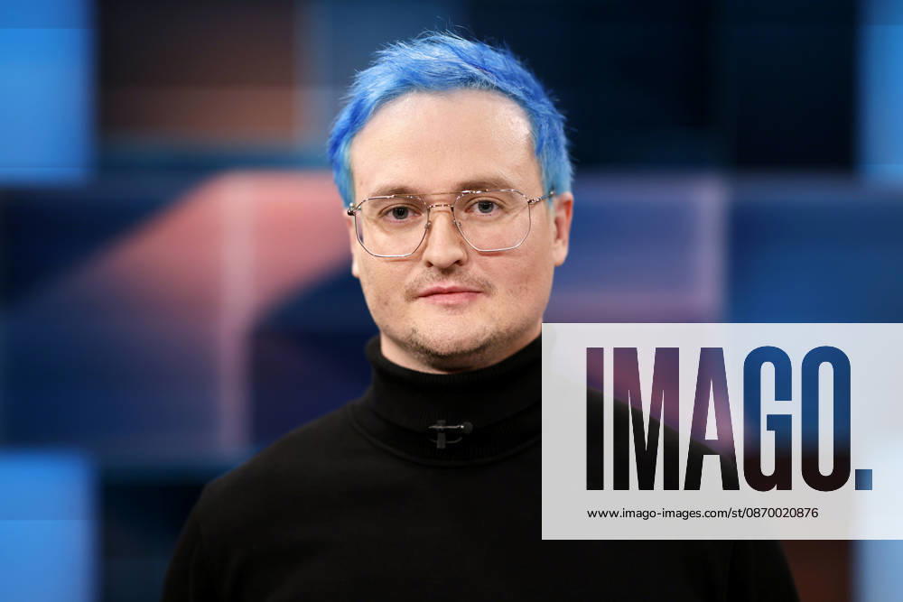 Lehrer und Content Creator Nicolas Schmelzer (Herr Schmelzer) in der ARD-Talkshow hart aber fair in den WDR-Studios Köln. Köln, 19.10.2026 NRW Deutschland