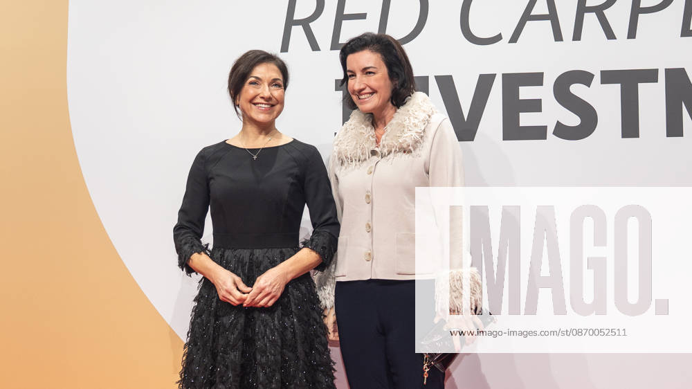 Katherina Reiche, Bundesministerin für Wirtschaft und Energie, und Dorothee Bär, Bundesministerin für Forschung, Technologie und Raumfahrt (von links) auf dem roten Teppich;Invest in Germany Summit 2026 - Red Carpet for Investments - Event Location Kraftwerk Berlin, Berlin Berlin Deutschland Kraftwerk Event Location
