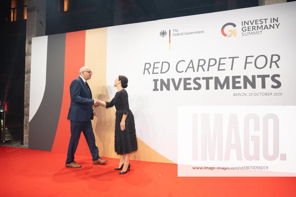Andreas Bovenschulte, Bürgermeister Bremen mit Katherina Reiche, Bundesministerin für Wirtschaft und Energie;Invest in Germany Summit 2026 - Red Carpet for Investments - Event Location Kraftwerk Berlin, Berlin Berlin Deutschland Kraftwerk Event Location
