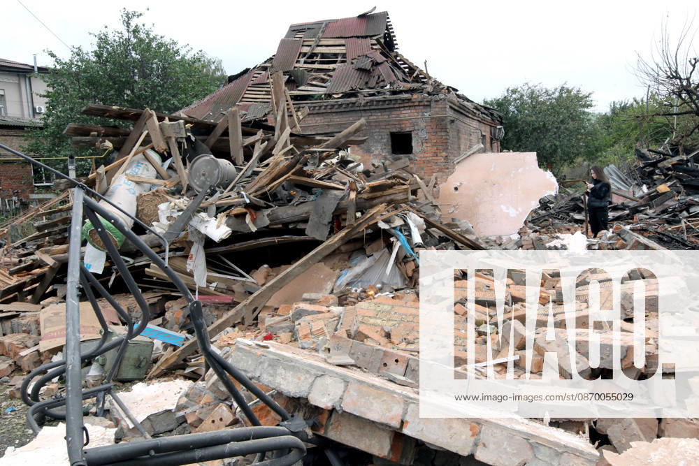 Russian troops hit Dnipro with guided bombs A woman stands among the rubble outside a house damaged by a Russian bombardment in Dnipro, Ukraine, on October 19, 2026. On Monday morning, Russian forces launched guided aerial bombs at the eastern city, damaging private homes and infrastructure. An 84-year-old woman was hospitalised in moderate condition. Dnipro Ukraine