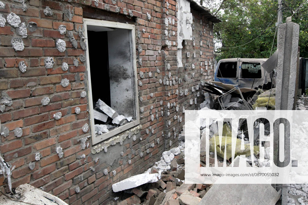 Russian troops hit Dnipro with guided bombs The premises of a house are reduced to rubble by a Russian bombardment in Dnipro, Ukraine, on October 19, 2026. On Monday morning, Russian forces launched guided aerial bombs at the eastern city, damaging private homes and infrastructure. An 84-year-old woman was hospitalised in moderate condition. Dnipro Ukraine