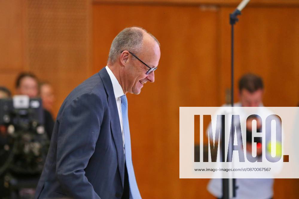 Berlin, Deutschland, 20.10.2026: ESMT: Invest in Germany Summit: Bundeskanzler Friedrich Merz (CDU) kommt an.