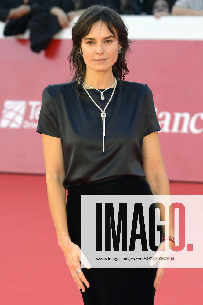 Kasia Smutniak bei der Premiere des Dokumentarfilms Mustang auf dem 21. Internationalen Filmfestival von Rom Festa del Cinema di Roma 2026 im Auditorium Parco della Musica. Rom