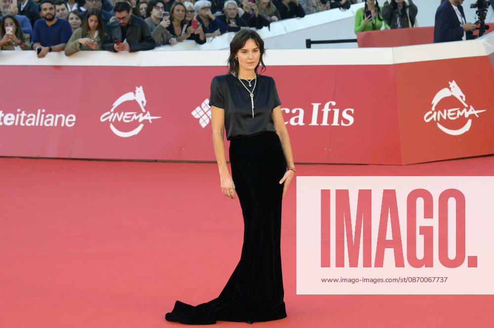 Kasia Smutniak bei der Premiere des Dokumentarfilms Mustang auf dem 21. Internationalen Filmfestival von Rom Festa del Cinema di Roma 2026 im Auditorium Parco della Musica. Rom