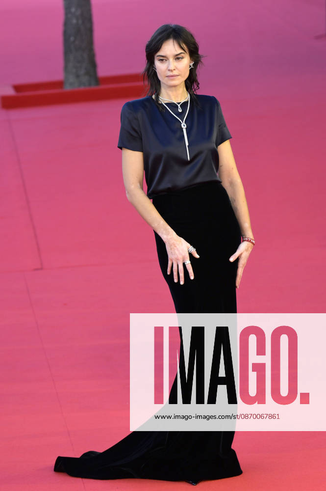 Kasia Smutniak bei der Premiere des Dokumentarfilms Mustang auf dem 21. Internationalen Filmfestival von Rom Festa del Cinema di Roma 2026 im Auditorium Parco della Musica. Rom