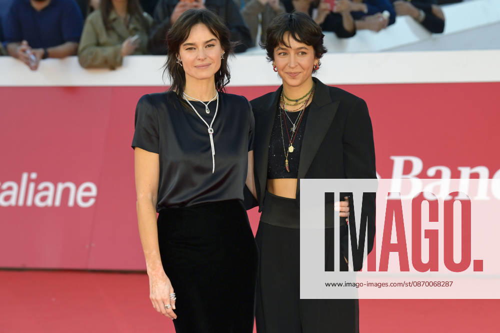 Kasia Smutniak mit Tochter Sophie Taricone bei der Premiere des Dokumentarfilms Mustang auf dem 21. Internationalen Filmfestival von Rom Festa del Cinema di Roma 2026 im Auditorium Parco della Musica. Rom