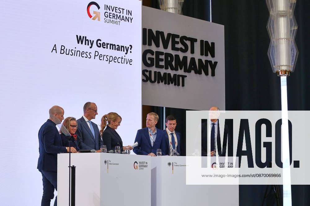 Berlin, Deutschland, 20.10.2026: ESMT: Invest in Germany Summit: Diskussion unter anderem mit: Gundbert Scherf (Helsing) Belén Garijo (Sanofi), Bundeskanzler Friedrich Merz (CDU), Will Marshall (Planet Labs), Roland Busch (Siemens)