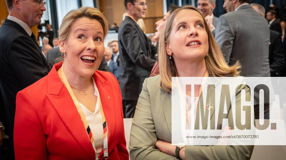 Franziska Giffey, Verena Hubertz (von links);Invest in Germany Summit 2026 in der ESMT - European School of Management and Technology Berlin, Berlin Berlin Deutschland ESMT Berlin