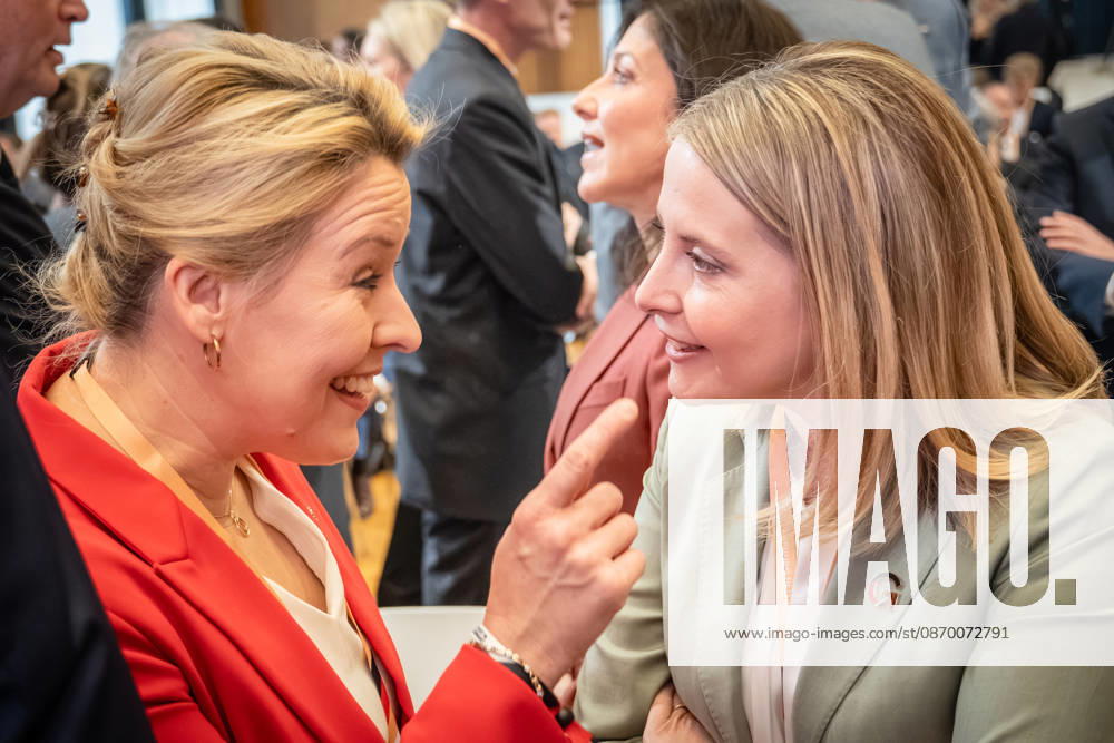 Franziska Giffey, Verena Hubertz (von links);Invest in Germany Summit 2026 in der ESMT - European School of Management and Technology Berlin, Berlin Berlin Deutschland ESMT Berlin