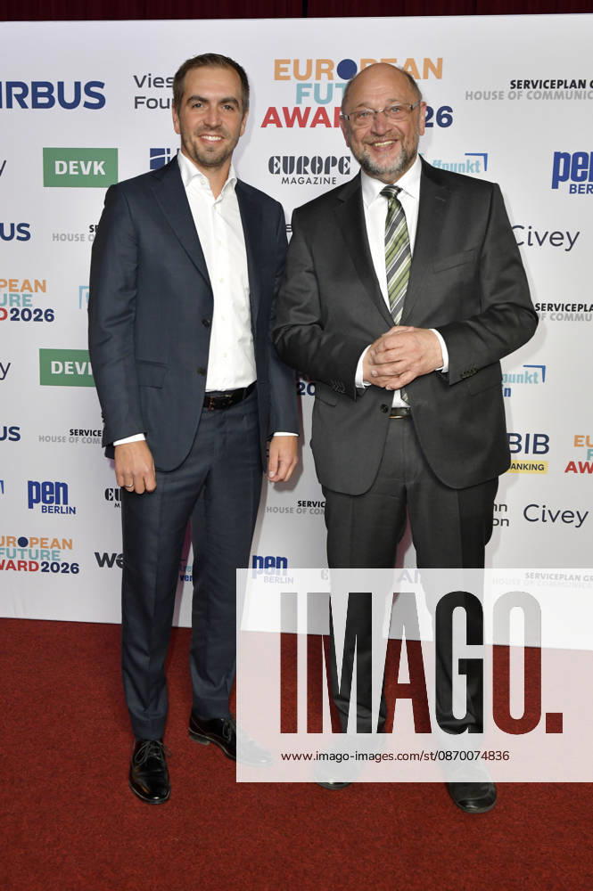 Philipp Lahm und Martin Schulz bei der Verleihung des European Future Award 2026 im Tipi am Kanzleramt. Berlin