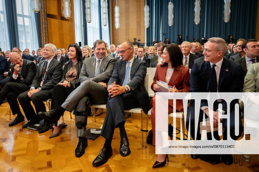 Invest in Germany Summit, Berlin, ESMT Invest in Germany Summit, Berlin, ESMT, Friedrich Merz, Bundeskanzler Katherina Reiche, Bundeswirtschaftsministerin Lars Klingbeil, Bundesfinanzminister Steffen Bilger, Bundesverkehrsminister Dorothee Bär, Bundesforschungsministerin Karsten Wildberger, Bundesdigitalminister Martin Blessing, Sonderbeauftragter für Investitionen Berlin Berlin GER