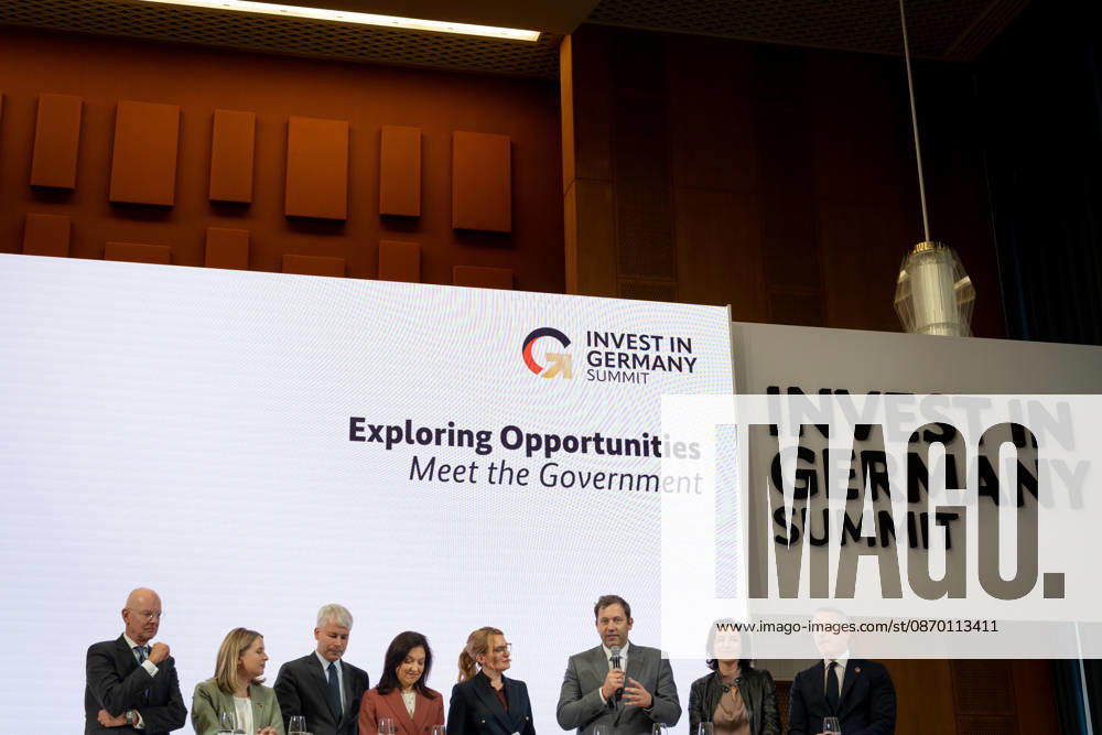 Invest in Germany Summit, Berlin, ESMT Invest in Germany Summit, Berlin, ESMT, Friedrich Merz, Bundeskanzler Katherina Reiche, Bundeswirtschaftsministerin Lars Klingbeil, Bundesfinanzminister Steffen Bilger, Bundesverkehrsminister Dorothee Bär, Bundesforschungsministerin Verena Hubertz, Bundesbauministerin Karsten Wildberger, Bundesdigitalminister Martin Blessing, Sonderbeauftragter für Investitionen Berlin Berlin GER