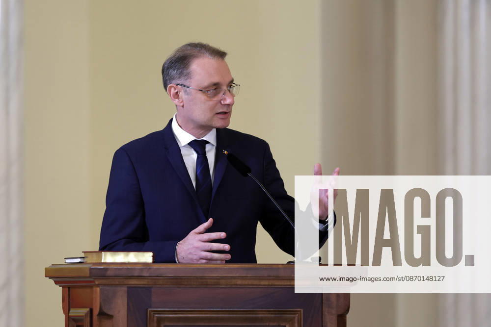 (261020) -- BUCHAREST, Oct. 20, 2026 -- Romania s new Prime Minister Luca Niculescu gives a speech during a swearing-in ceremony at the Cotroceni Palace in Bucharest, Romania, on Oct. 20, 2026. Romania s new government led by Luca Niculescu took the oath of office before Romanian President Nicusor Dan at the Cotroceni Palace on Tuesday evening. (Photo by Xinhua) ROMANIA-BUCHAREST-NEW GOVERNMENT CristianxCristel