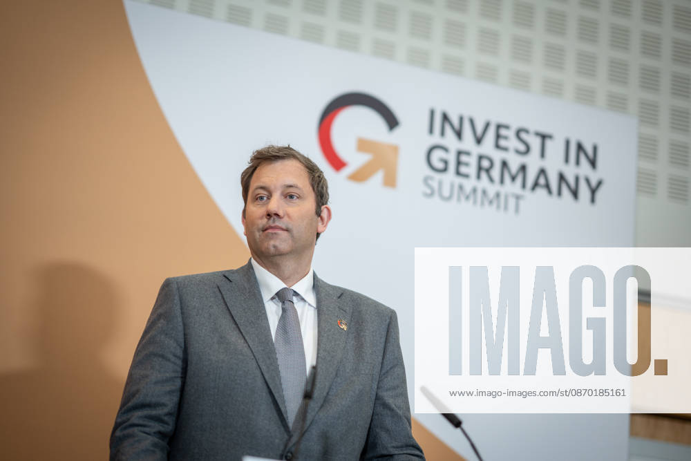 Lars Klingbeil, Bundesfinanzminister beim Abschlussstatement;Invest in Germany Summit 2026 in der ESMT - European School of Management and Technology Berlin, Berlin Berlin Deutschland ESMT Berlin