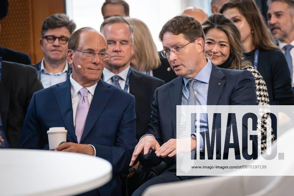 Larry Fink - Laurence Douglas Fink mit Starbucks Coffee Pappbecker in der ersten Reihe beim Berlin Global Dialog im früheren Staatsratsgebäude der DDR - rechts neben ihm sitzend Ola Källenius, CEO Mercedes-Benz Group AG;Berlin Global Dialogue 2026 BGD 2026 Motto Advancing Alliances for a New Era, Berlin Berlin Deutschland ESMT
