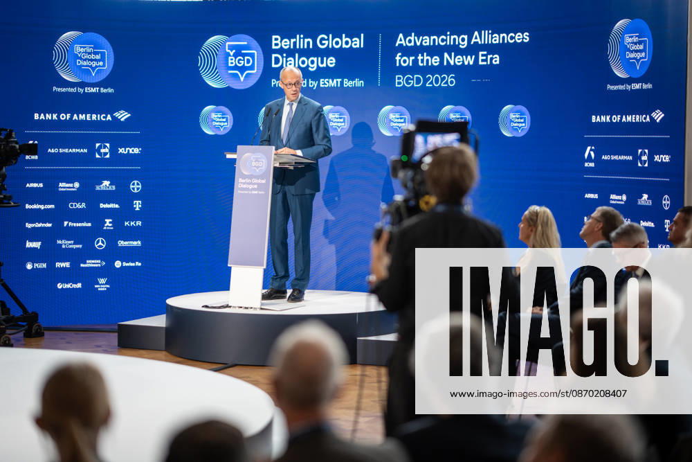 Bundeskanzler Friedrich Merz hält eine Rede und diskutiert anschließend auf dem BGD 2026;Berlin Global Dialogue 2026 BGD 2026 Motto Advancing Alliances for a New Era, Berlin Berlin Deutschland ESMT