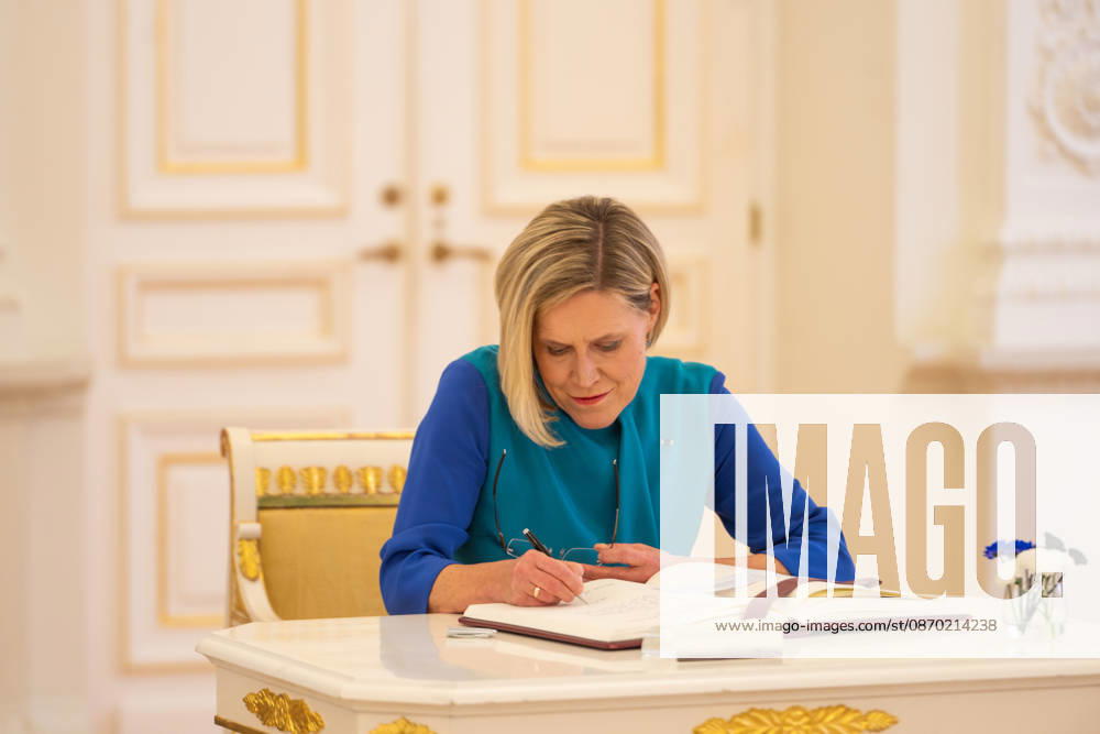 Lithuanian President Nauseda meets newly elected Estonian President Madise in Vilnius VILNIUS, LITHUANIA - OCTOBER 21: Newly elected Estonian President Ulle Madise signs the guest book during her official visit to Vilnius, Lithuania, on October 21, 2026. Her meeting with Lithuanian President Gitanas Nauseda focuses on bilateral relations, regional security and defense, support for Ukraine, strategic infrastructure, and Lithuania s priorities for its presidency of the Council of the European Union in the first half of 2027. Yauhen Yerchak Anadolu Vilnius Lithuania. Editorial use only. Please get in touch for any other usage.