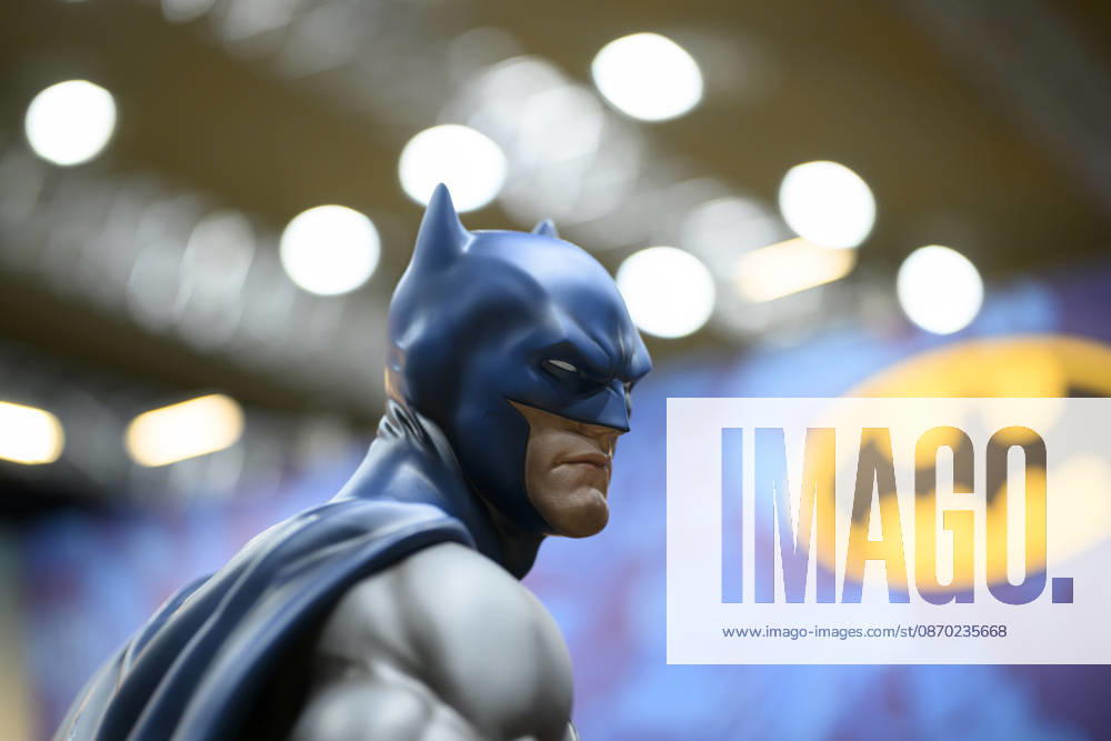 Feature, Neuheitenschau, das Spiel Batman - Gotham City Crimes von Kosmos, mit einer Lebensgrossen Batman Figur, am 21.10.2026 Messe SPIEL Essen vom 22.10 - 25.10.2026 in E s s e n Deutschland. Grugahalle