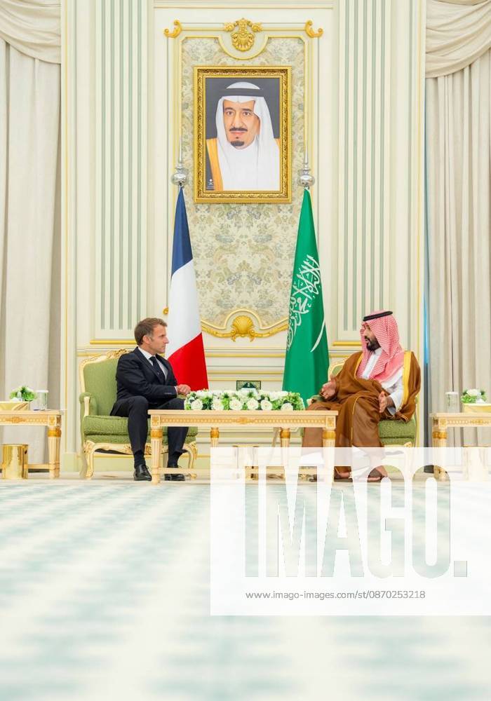 Emmanuel Macron - Mohammed bin Salman meeting in Riyadh RIYADH, SAUDI ARABIA - OCTOBER 21: (---- - MANDATORY CREDIT - BANDAR AL-JALOUD SAUDI ROYAL COURT HANDOUT - NO MARKETING NO ADVERTISING CAMPAIGNS - DISTRIBUTED AS A SERVICE TO CLIENTS----) French President Emmanuel Macron meets Saudi Crown Prince and Prime Minister Mohammed bin Salman Al Saud in Riyadh, Saudi Arabia, on October 21, 2026. Bandar Al-Jaloud Saudi Royal Court Anadolu Riyadh Saudi Arabia. Editorial use only. Please get in touch for any other usage.