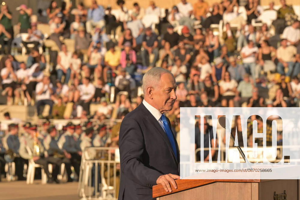 Israeli Prime Minister Benjamin Netanyahu delivers an address during the Israel Defense Forces (IDF) officer course graduation ceremony at the Bahad 1 Officers School. With Israelâ€⠢s general election scheduled for October 27, Netanyahu spoke to newly commissioned officers to emphasize national security priorities amid trailing poll numbers six days before the vote. Mitzpe Ramon Israel - ZUMAi99_ 20261021_zip_i99_002