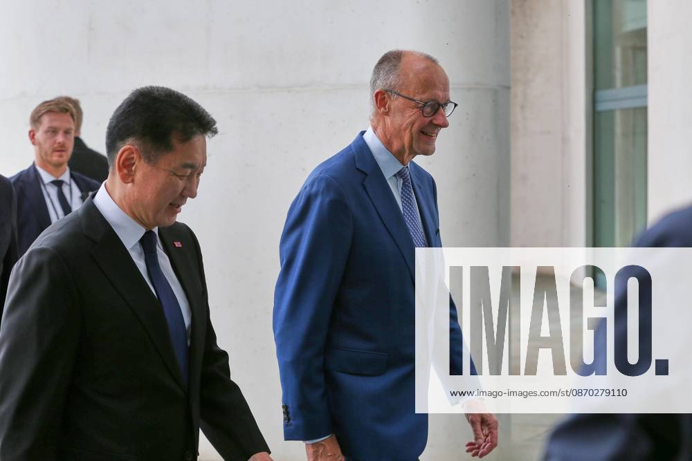 Berlin, Deutschland, 21.10.2026: Bundeskanzleramt: Empfang des Präsidenten der Mongolei: Ukhnaa Khurelsukh und Bundeskanzler Friedrich Merz (CDU)