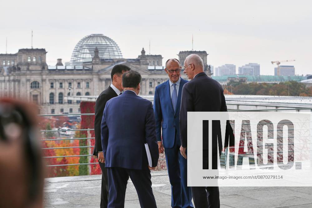 Berlin, Deutschland, 21.10.2026: Bundeskanzleramt: Empfang des Präsidenten der Mongolei: Ukhnaa Khurelsukh und Bundeskanzler Friedrich Merz (CDU)