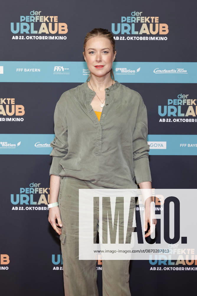 Schauspielerin Nina Ensmann bei der NRW-Premiere des Kinofilms Der perfekte Urlaub im Cinedom. Köln, 21.10.2026 NRW Deutschland