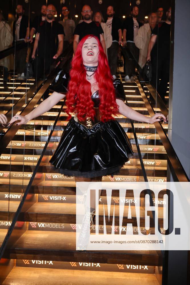 VISIT-X Venus 2026 Opening-Party Mia May VISIT-X Messe-Opening-Party zur Venus 2026, AMANO Grand Central Hotel, Berlin, Datum: 21.10.2026