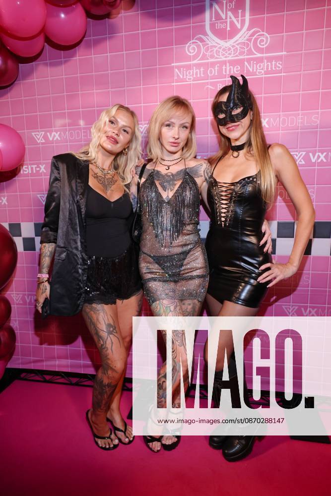 VISIT-X Venus 2026 Opening-Party Henriette Raja, Amalia roxx, Jane Masquerade VISIT-X Messe-Opening-Party zur Venus 2026, AMANO Grand Central Hotel, Berlin, Datum: 21.10.2026