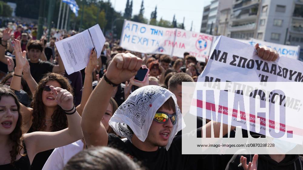 Athens Students And Teachers Protest ATHENS, GREECE, OCTOBER 21, 2026: Students and educators march through central Athens towards the Greek Parliament during nationwide education protests and teachers strike action. Demonstrators demand increased public education funding, improved school facilities, smaller classes and higher teachers salaries, while opposing education privatisation. Athens Greece