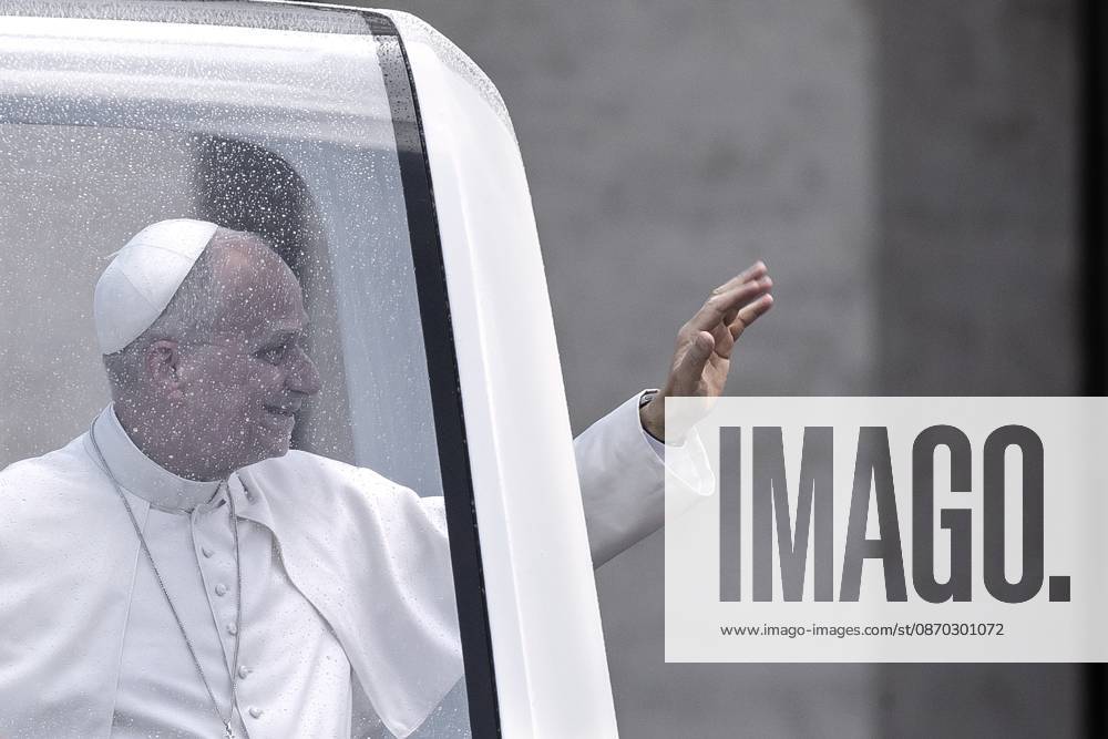 Pope Leo XIV s Weekly General Audience in Vatican City, Vatican - 07 Oct 2026 Pope Leo XIV waves as he arrives for his weekly general audience in St. Peter s square at the Vatican. Pope Leo XIV during Weekly General Audience in Vatican City Vatican City Vatican