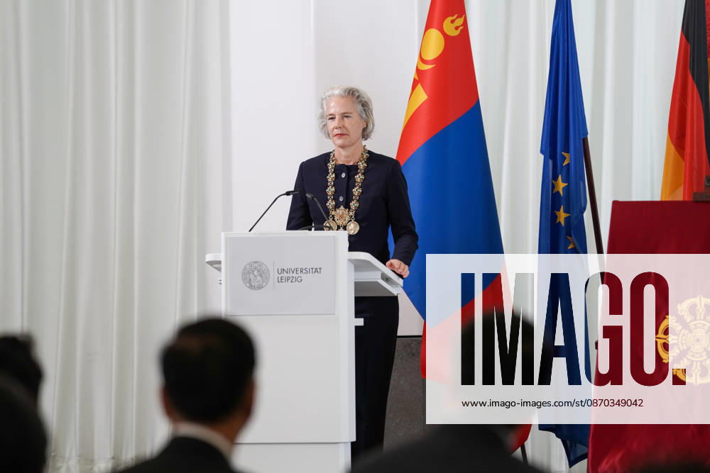 Leipzig - Mongolischer Staatspräsident in Sachsen Staatsbesuch mit Empfang am Alten Rathaus und Besuch der Universität Der mongolische Staatspräsident Ukhnaa Khurelsukh besucht am Donnerstag im Rahmen seines Staatsbesuchs in Deutschland die sächsische Stadt Leipzig. Gegen 10 Uhr wurde das Staatsoberhaupt am Alten Rathaus vom Chef der Sächsischen Staatskanzlei, Dr. Andreas Handschuh, sowie Leipzigs Erstem Bürgermeister Torsten Bonew empfangen. Für die Ankunft war bei entsprechender Witterung eine Kradeskorte vorgesehen. Im Anschluss stehen Eintragungen in das Gästebuch des Freistaates Sachsen und das Goldene Buch der Stadt Leipzig sowie der Austausch von Kooperationsverträgen zwischen sächsischen und mongolischen Hochschulen au