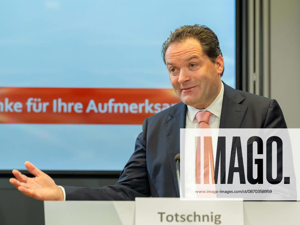 2026-10-22-Präsentation im BMLUK Bundesminister für Land- und Forstwirtschaft, Klima- und Umweltschutz, Regionen und Wasserwirtschaft Norbert Totschnig (ÖVP) am 22. Oktober 2026 bei der Präsentation einer Studie zu Lebensqualität in Gemeinden und Perspektiven für lebendige Regionen im Bundesministerium für Land- und Forstwirtschaft, Klima- und Umweltschutz, Regionen und Wasserwirtschaft in Wien, Wien, Österreich .