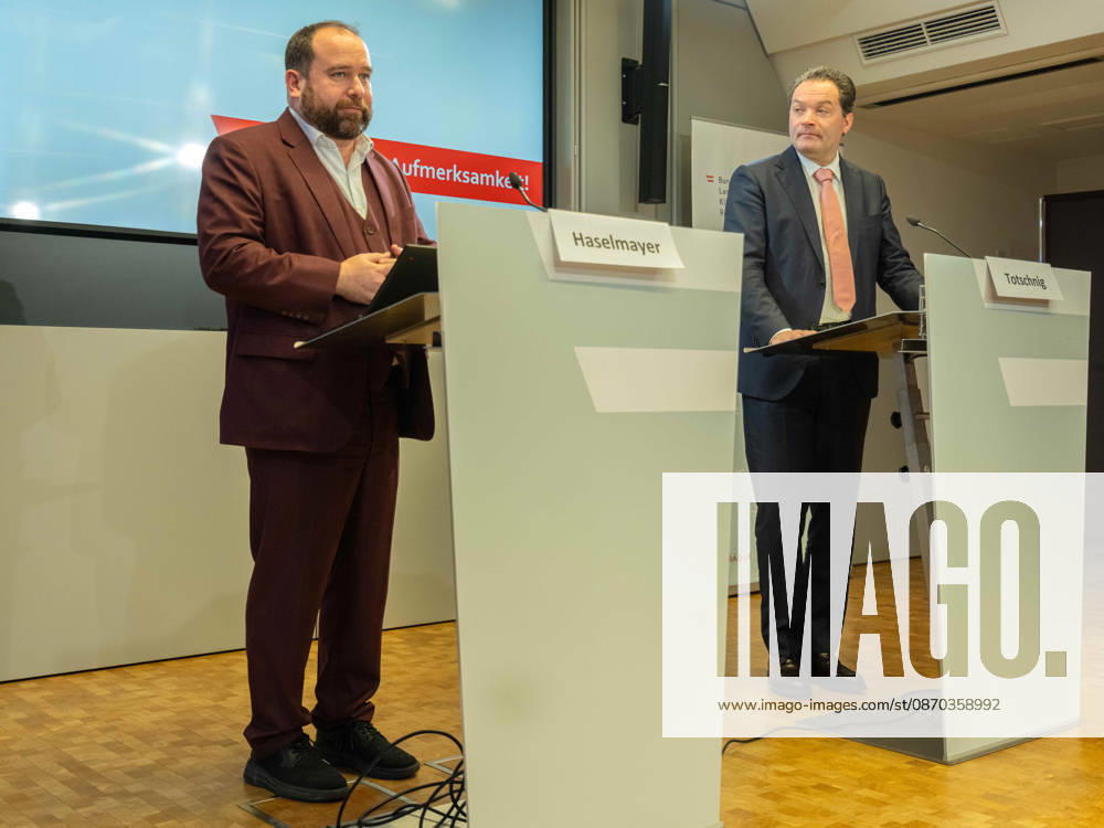 2026-10-22-Präsentation im BMLUK Geschäftsführer Haselmayer (IFDD) und Bundesminister für Land- und Forstwirtschaft, Klima- und Umweltschutz, Regionen und Wasserwirtschaft Norbert Totschnig (ÖVP) am 22. Oktober 2026 bei der Präsentation einer Studie zu Lebensqualität in Gemeinden und Perspektiven für lebendige Regionen im Bundesministerium für Land- und Forstwirtschaft, Klima- und Umweltschutz, Regionen und Wasserwirtschaft in Wien, Wien, Österreich .