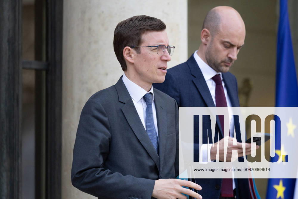 Weekly Cabinet Meeting - Paris Education Minister Edouard Geffray (L) and France s Foreign Affairs Minister Jean-Noel Barrot leave after attending the weekly cabinet meeting at the Elysee Palace in Paris on October 22, 2026. Photo by Raphael Lafargue ABACAPRESS.COM Paris France