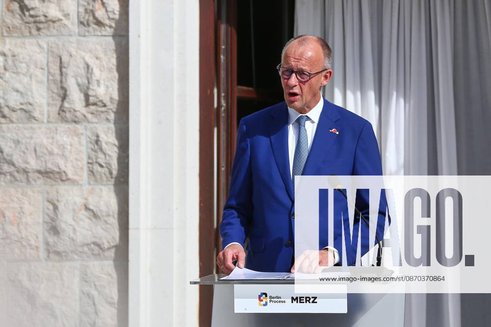 Sveti Stefan, Montenegro, 22.10.2026: Auslandsreise des Kanzlers zum Berlin Prozess -Gipfel: Pressekonferenz mit Bundeskanzler Friedrich Merz (CDU)