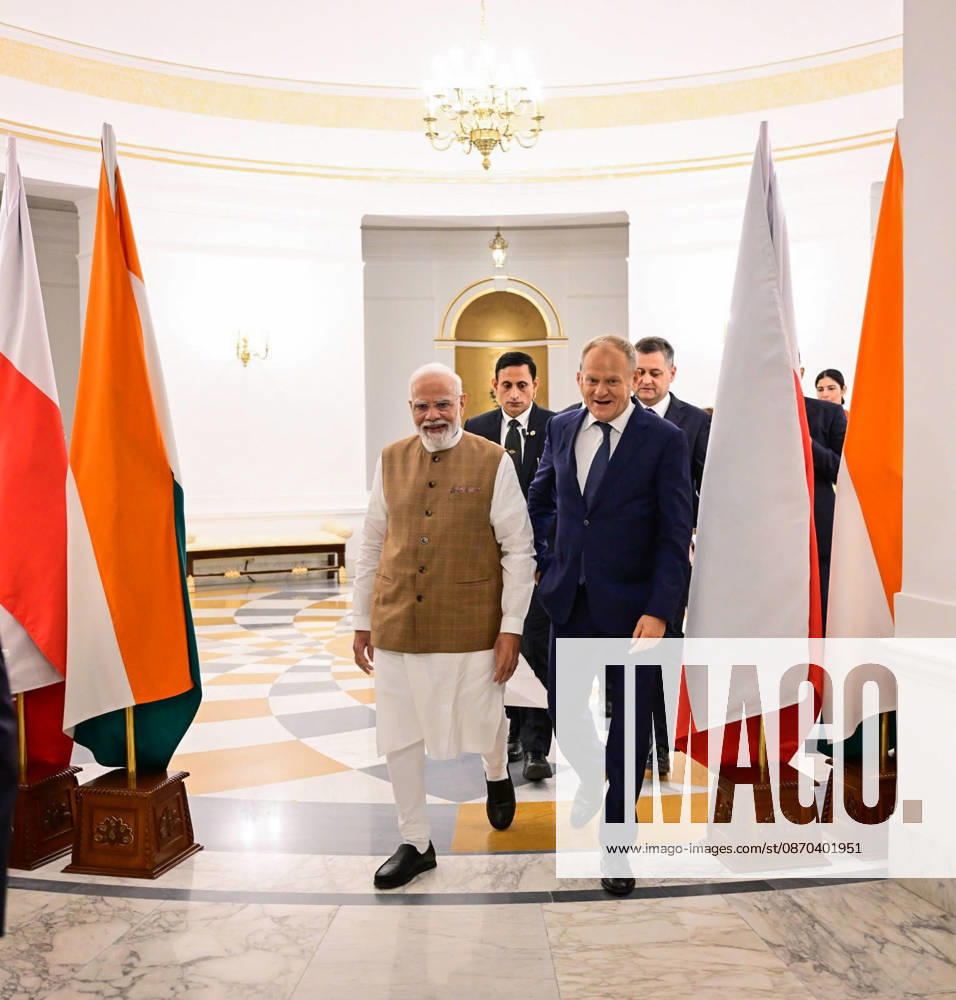Poland PM Donald Tusk in India New Delhi, Oct 22 (ANI): Prime Minister Narendra Modi and Polish Prime Minister Donald Tusk at Hyderabad House, in New Delhi on Thursday. (@narendramodi X ANI Photo) New Delhi Delhi India