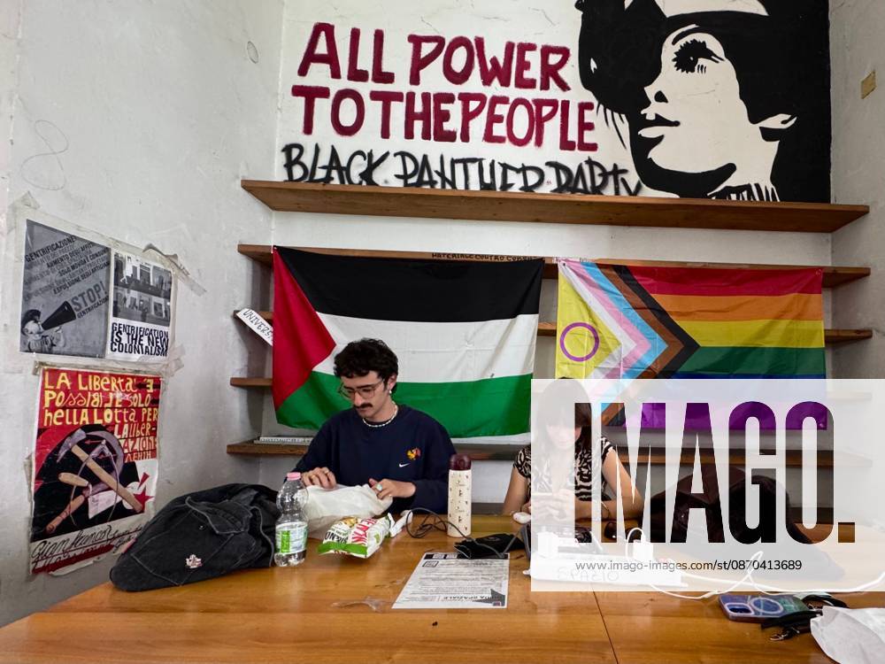 NAPLES, ITALY OCTOBER 22, 2026: Students of the Collettivo autorganizzato universitario (CAU, the Self-Organised University Collective), together with Ecologia Politica Napoli (Ecopol), are occupying the Porta di Massa site of the University of Naples Federico II, which they took over on October 21. Francesco, a spokesperson for the collective, said: We are occupying our site against high rents, against the cost of living and for a right to study that is truly possible for everyone. A banner at the entrance presents the occupation as a step towards the October 30 general strike. The occupation came as the university announced that, from October 22 and until further notice, ordinary teaching would mov - ZUMAq101 20261022_zna_q101_103