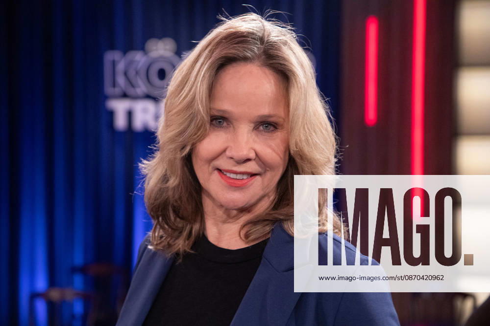 Ann-Kathrin KRAMER, Schauspielerin, Portraet, Porträt, Portrait, Angeschnittenes Einzelbild, Einzelmotiv, zu Gast in der Sendung ,,Koelner Treff,, im WDR Fernsehen