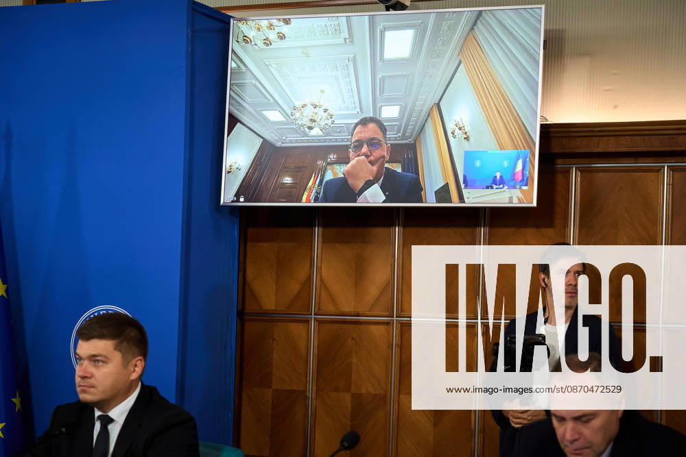 Romanian Government, Cabinet Meeting Bucharest, Romania. 23rd Oct, 2026: Stefan Radu Oprea (top), Minister of Defence, attends the government meeting online at Victoria Palace, the Romanian Government headquarters. Bucharest Romania