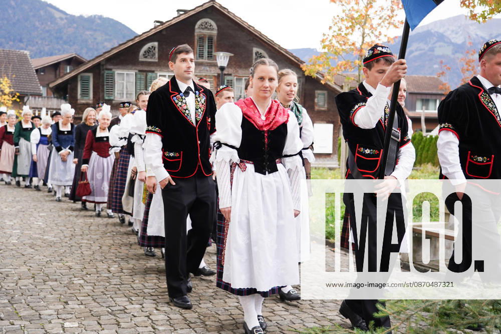 2310.26 Kerns Obwalden Schweiz. Aelplerchilbi Erntedank und Aelplerfest.Abschluss des Alpsommers. Bild . Aelpler in Tracht.