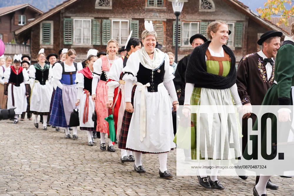 2310.26 Kerns Obwalden Schweiz. Aelplerchilbi Erntedank und Aelplerfest.Abschluss des Alpsommers. Bild . Aelpler in Tracht.