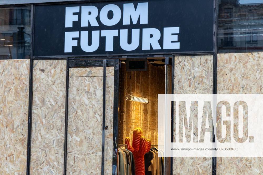 Storefronts boarded up with wooden panels, in Brussels, on Friday 23 October 2026. Stores are preparing for another protest scheduled for Saturday. NICOLASxMAETERLINCK 190744584