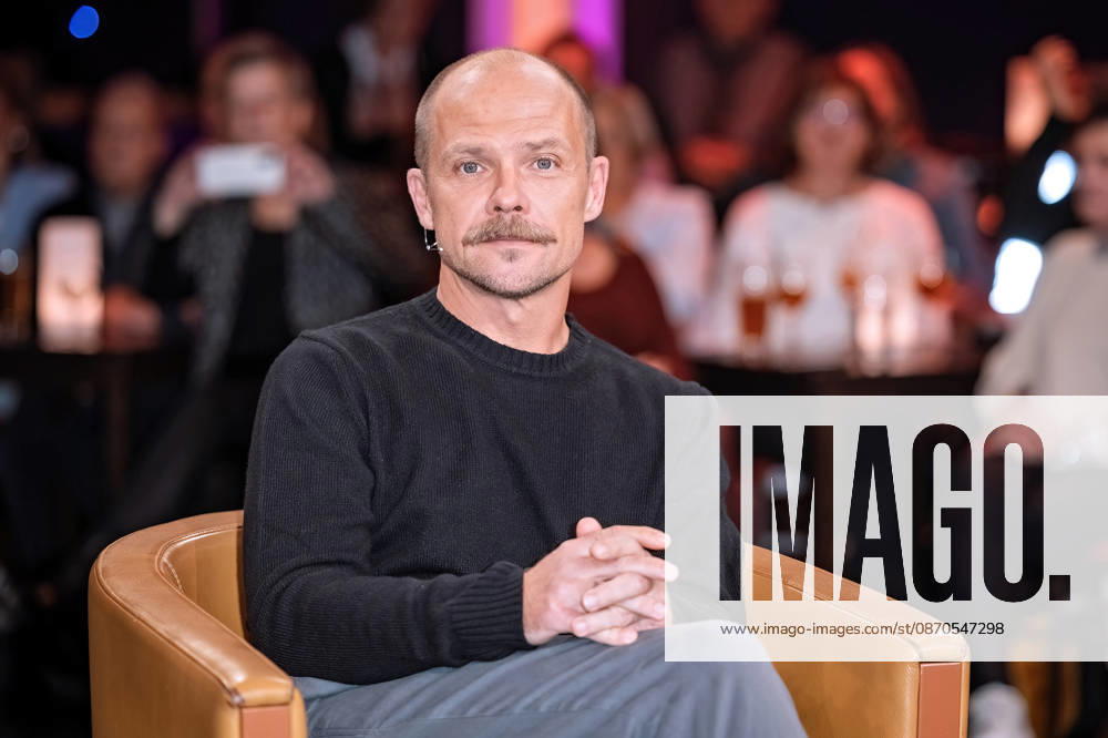 MDR - Riverboat. Schauspieler Matthias Koeberlin anläßlich der Aufzeichnung der MDR - Talkshow Riverboat am 23.10.2026 in der Mediacity Leipzig. 20261023SFL0023
