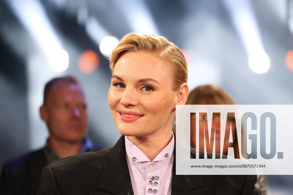 Rosalie Thomass, Schauspielerin, zu Gast in der NDR Talk Show, Fototermin am 23.10.2026 im Fernsehstudio Hamburg-Lokstedt vor der Sendung im 3. Programm des NDR Fernsehen
