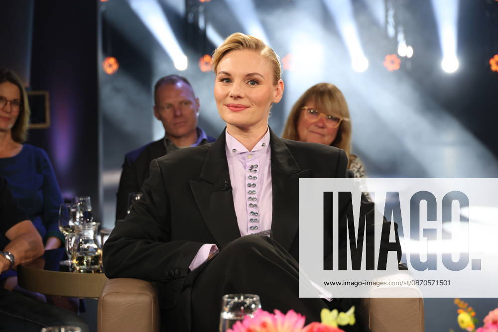 Rosalie Thomass, Schauspielerin, zu Gast in der NDR Talk Show, Fototermin am 23.10.2026 im Fernsehstudio Hamburg-Lokstedt vor der Sendung im 3. Programm des NDR Fernsehen